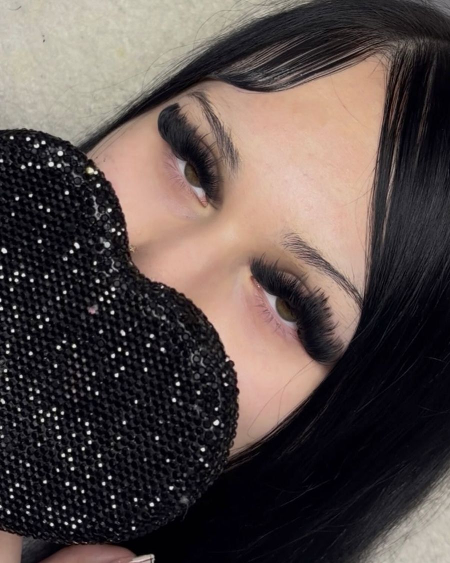 Long dramatic lash set with black hair
